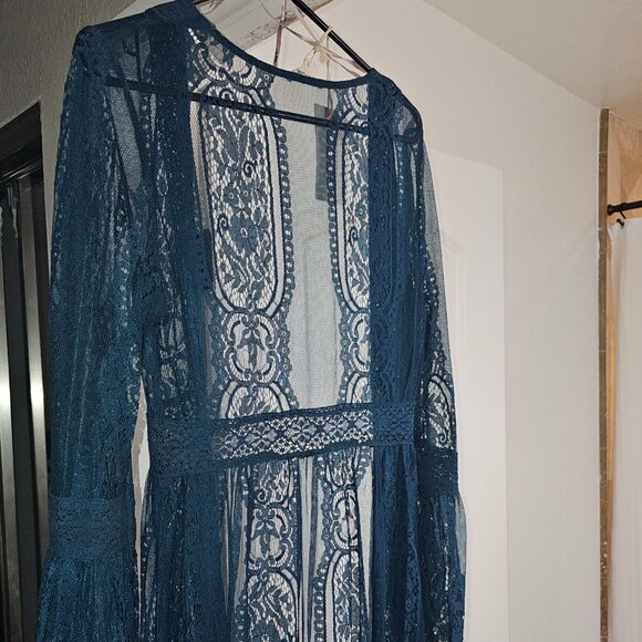 Lace Duster - Picture 3 of 5